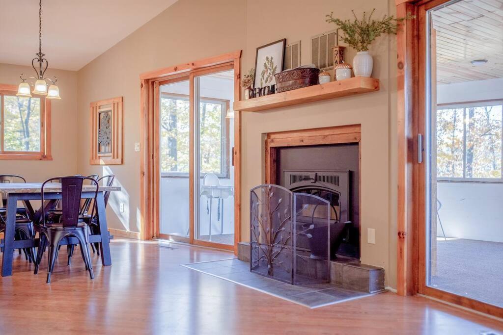 Fall Getaway Resort-3 King Suites, Dog-Friendly Seeley Экстерьер фото